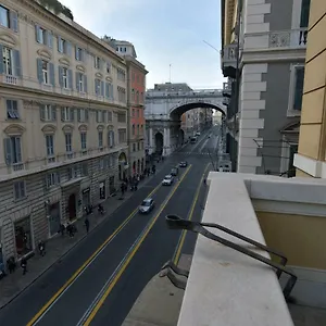 Check-inn Centro Генуя